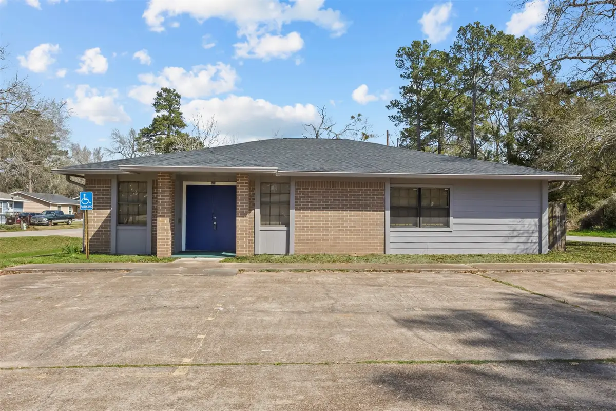 206 S Fenner Avenue, Cleveland, TX 77327 - #1