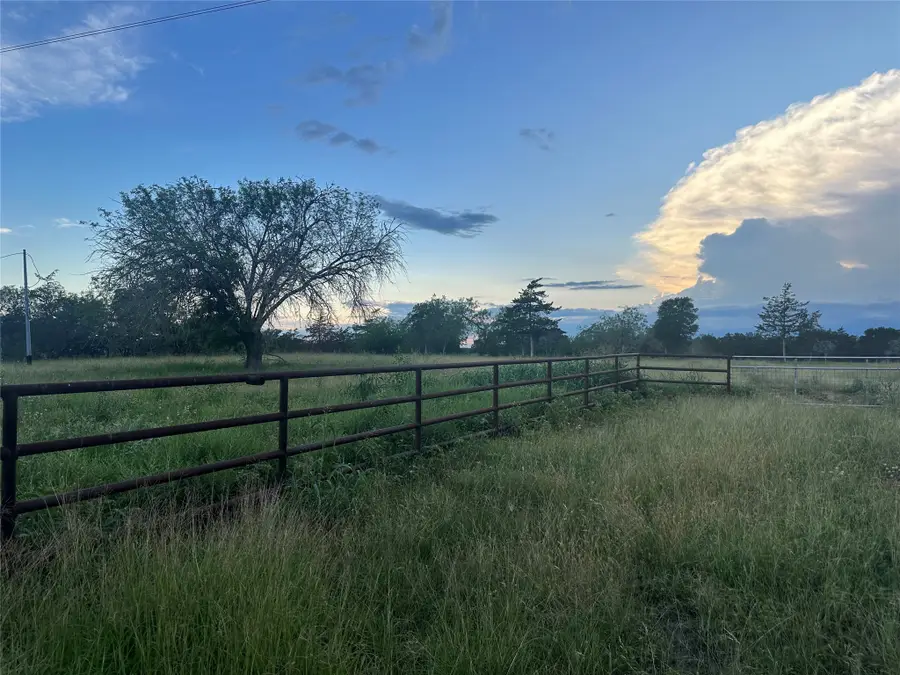 1403 Armstrong-derry, Waelder, TX 78959 - #2