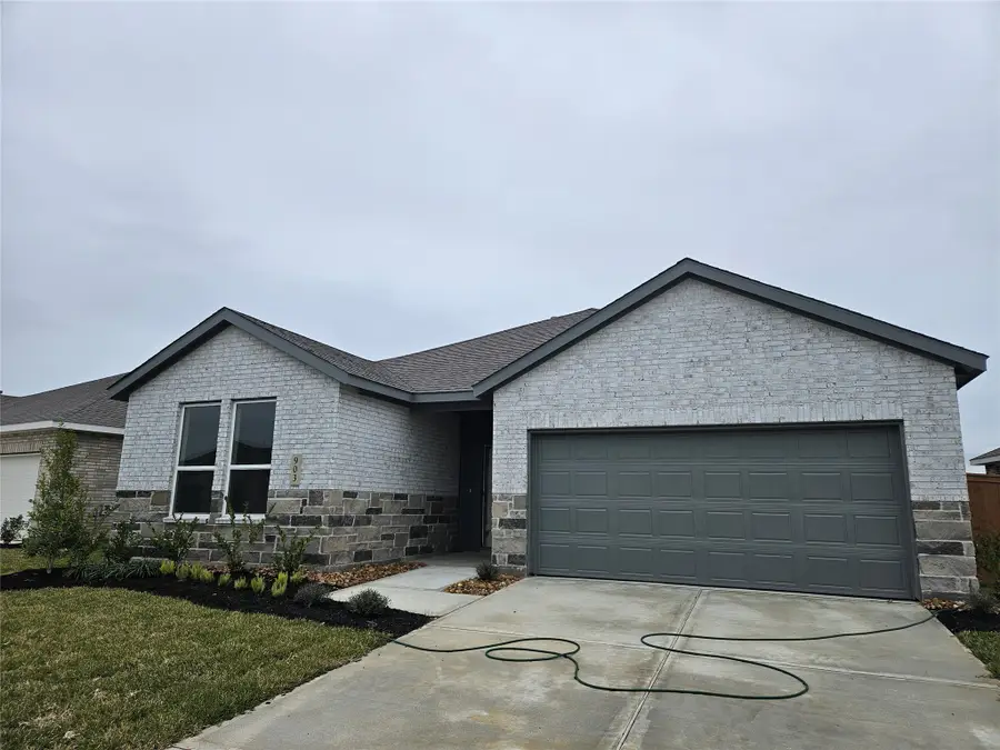 2285 N Post Oak Circle, Dayton, TX 77535 - Image #2