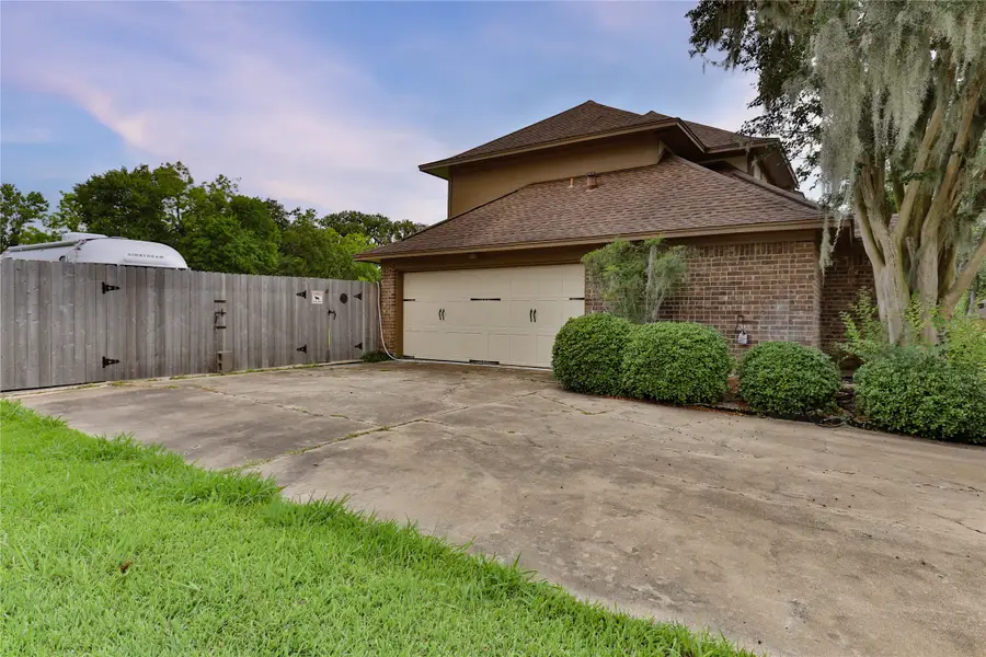 101 White Oak Drive, Lake Jackson, TX 77566 - #3