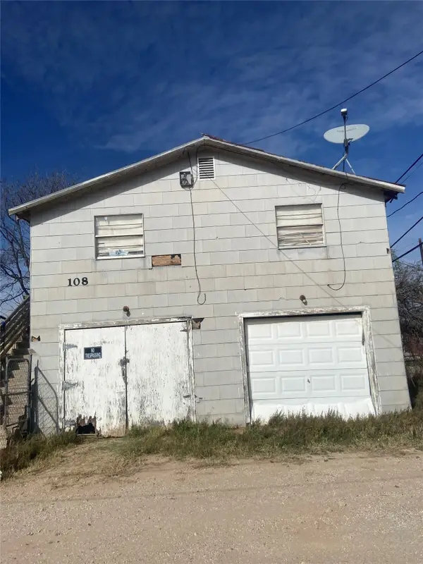 108 E 11th Place, Big Spring, TX 79720