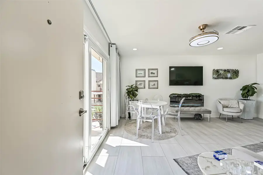 7312 Seawall Boulevard #216, Galveston, TX 77551 - #3