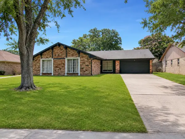 1311 Creek Hollow Drive, Seabrook, TX 77586