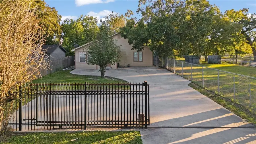 9506 E Avenue I, Houston, TX 77012 - Image #2