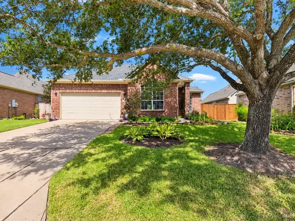 2404 S Venice Drive, Pearland, TX 77581