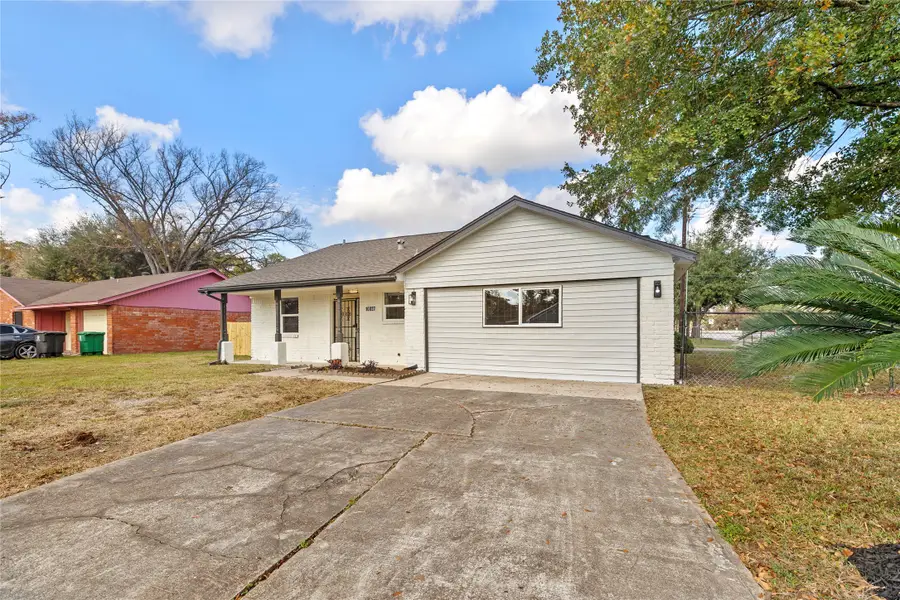 10027 Valley Sun Drive, Houston, TX 77078 - Image #3