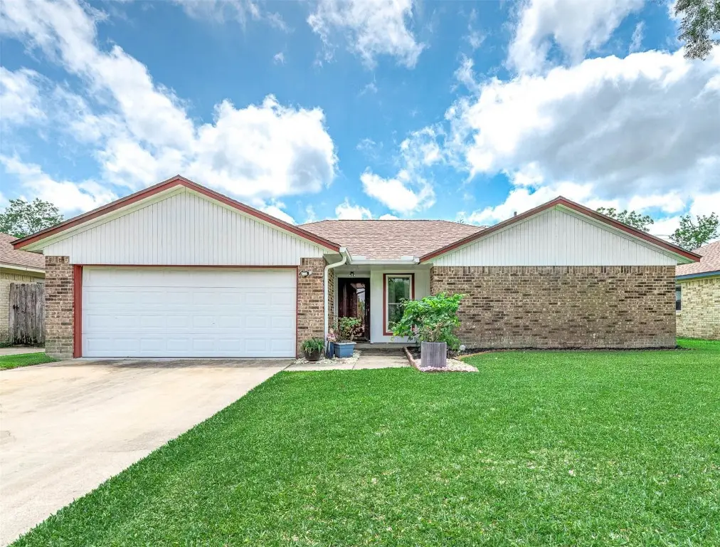 720 S Remington Drive, Angleton, TX 77515 - #1