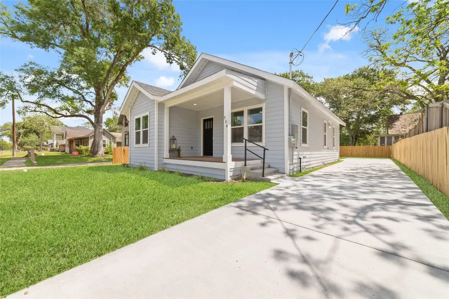 504 N Lake Avenue, Eagle Lake, TX 77434 - #2