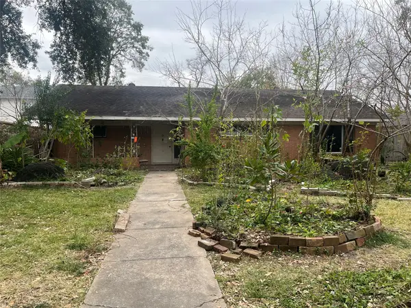 5439 Del Monte Drive, Houston, TX 77056