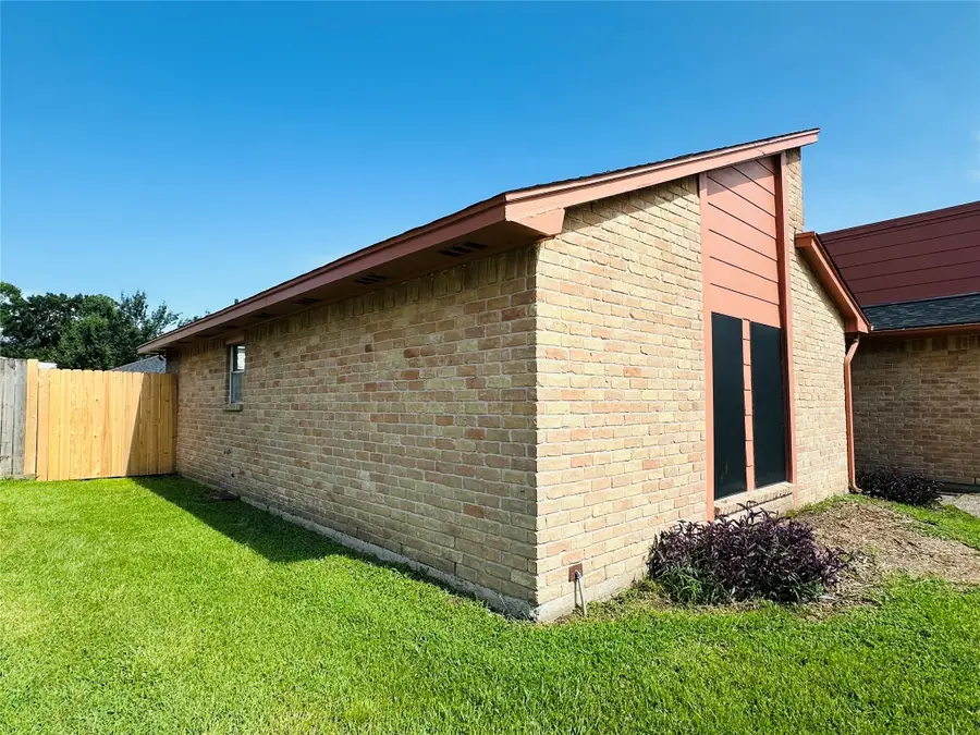 19834 Arrowsmith Drive, Humble, TX 77338 - Image #3