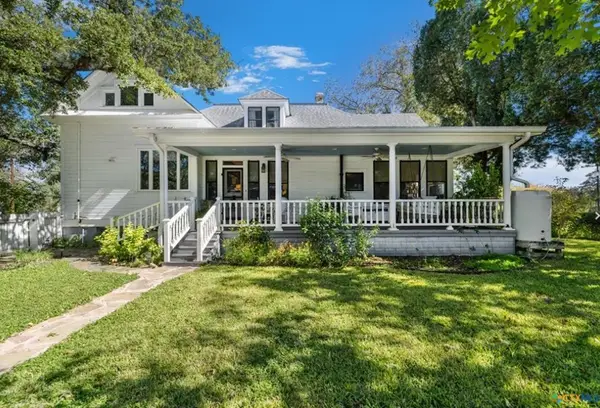 141 North Range St, Yorktown, TX 78164