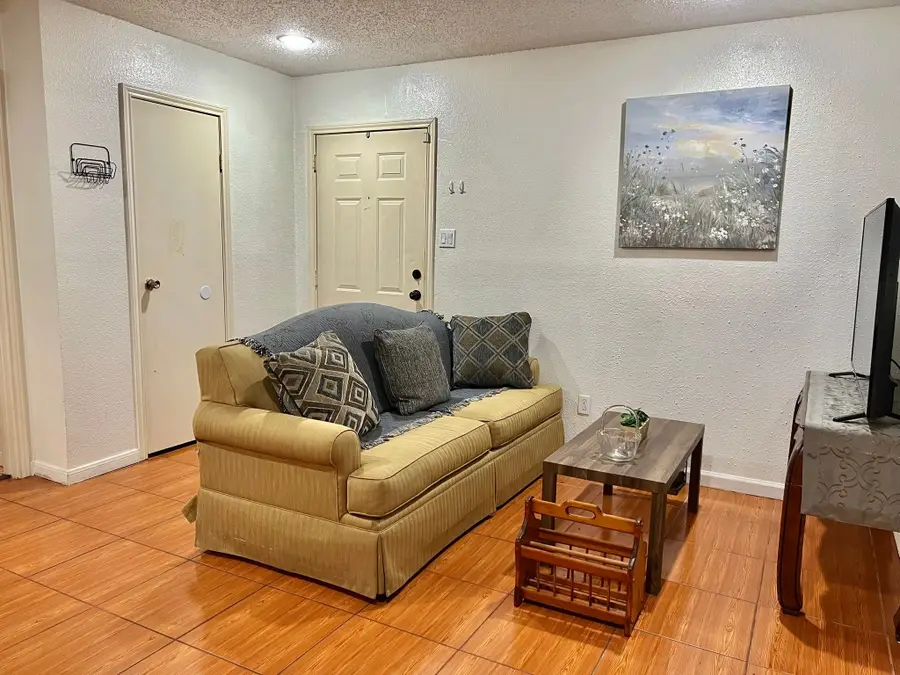 12660 Ashford Point Drive #811, Houston, TX 77082 - Image #2