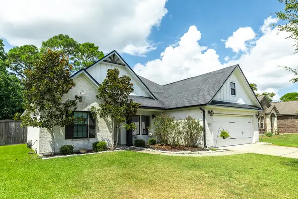 417 N Amherst Drive, West Columbia, TX 77486