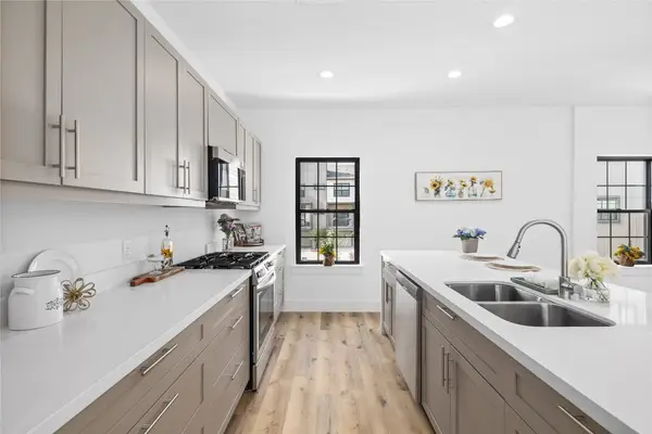 11916 S Hoa Sen Circle, Houston, TX 77072