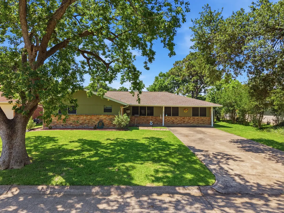 2013 18th Avenue N, Texas City, TX 77590 - #1