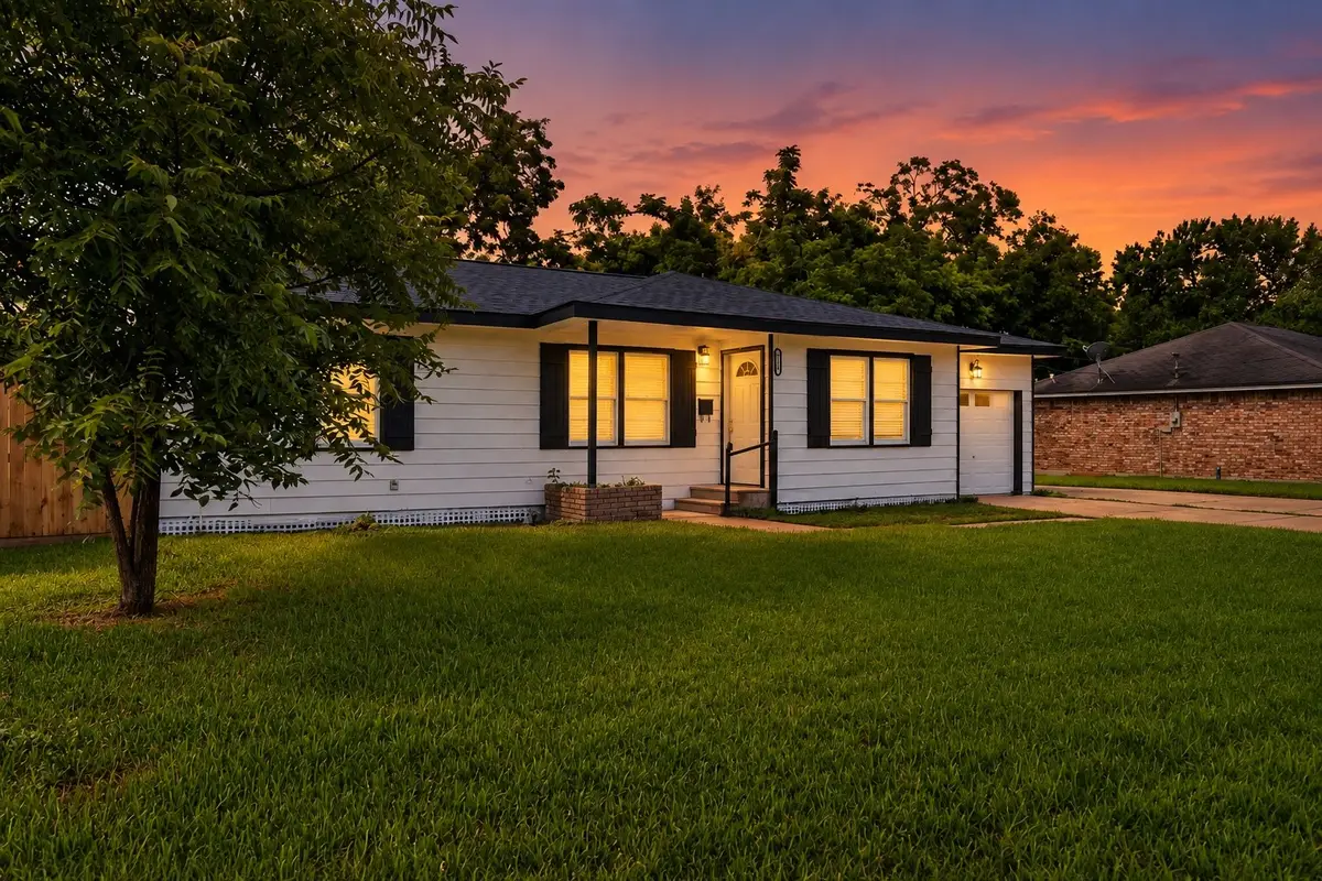 310 Nasturtium Street, Lake Jackson, TX 77566 - #1