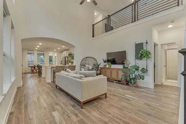 530 W Cascade Heights Drive, Montgomery, TX 77316