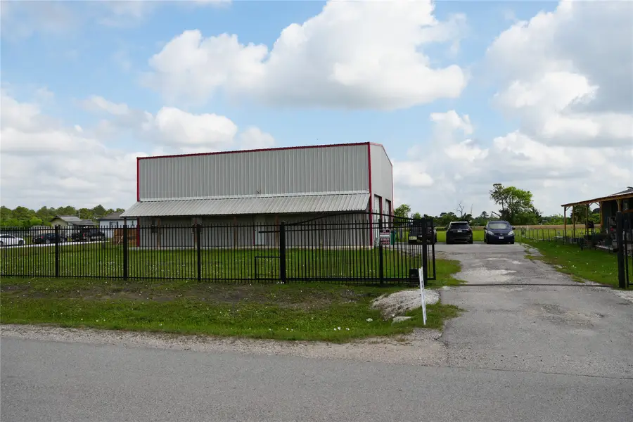 8417 Los Robles Avenue, Alvin, TX 77511 - #3