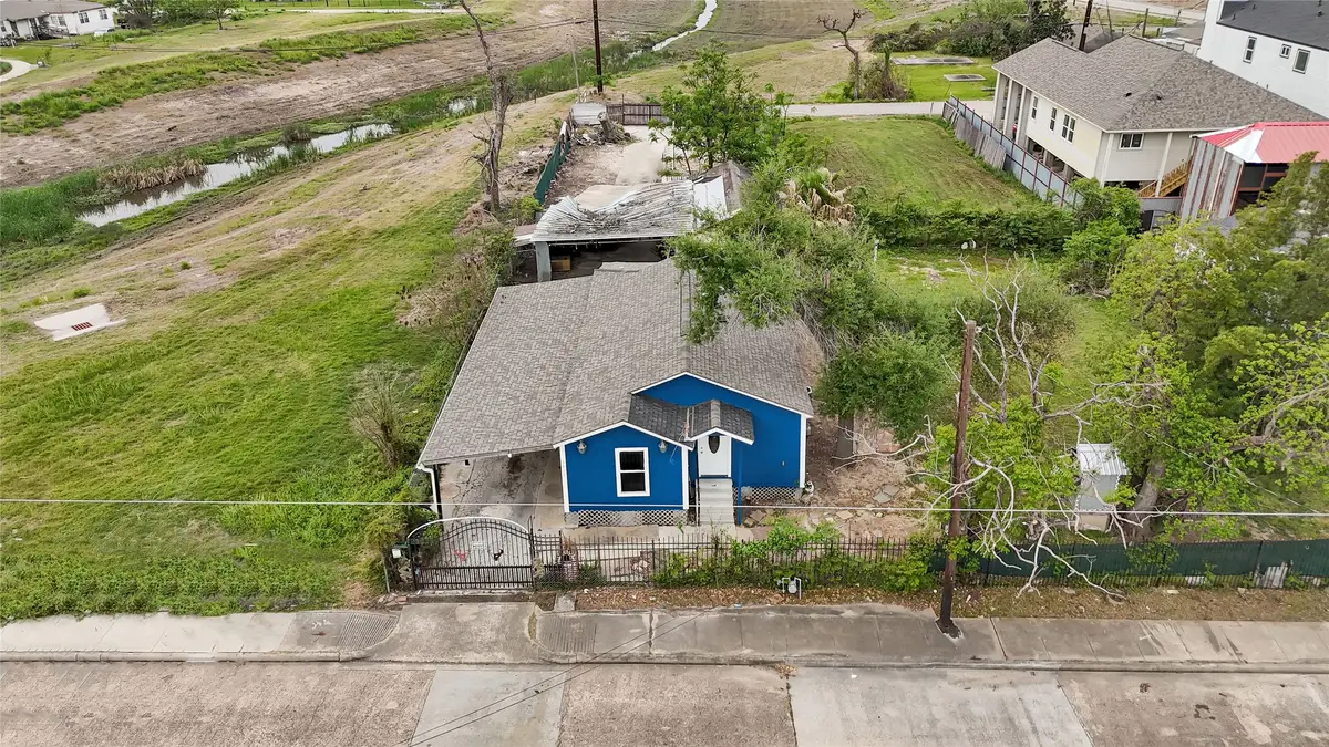 5015 Falls Street, Houston, TX 77026 - Image #1