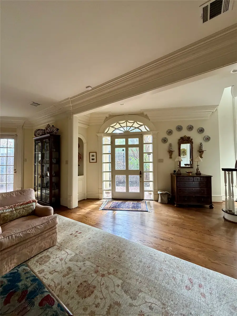 1 Pine Briar Circle, Houston, TX 77056 - #2