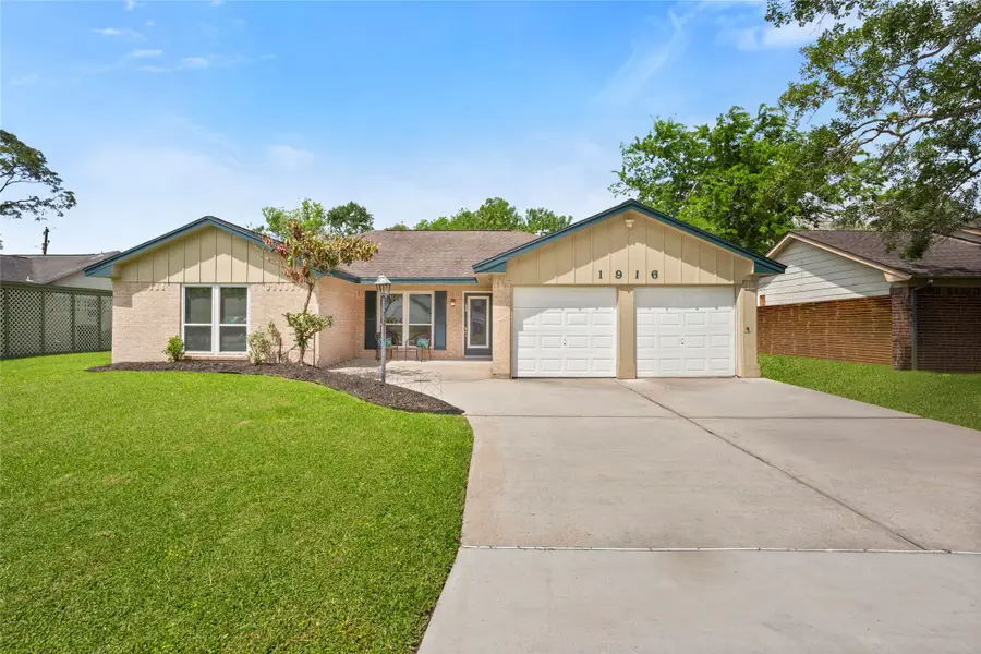 1916 Tracy Lynn Lane, Alvin, TX 77511 - Image #2