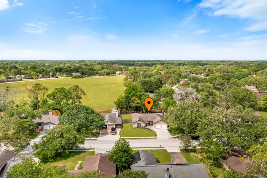 1916 Tracy Lynn Lane, Alvin, TX 77511 - Image #3