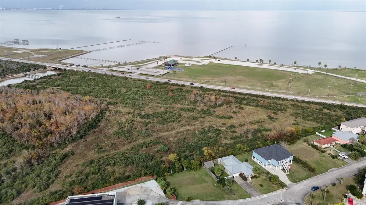 226 Debbie Lane, San Leon, TX 77539 - Image #1