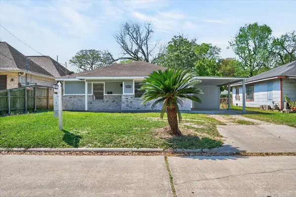 1114 Montrose Street, Port Neches, TX 77651