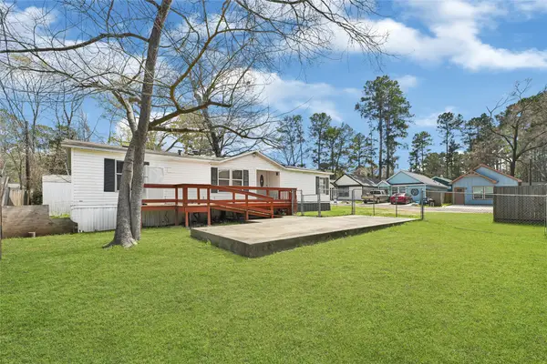 9586 Darkwood Street, Willis, TX 77318