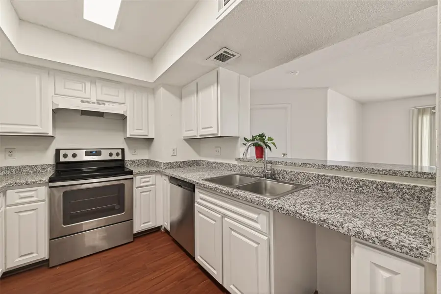 2818 S Bartell Drive #25, Houston, TX 77054 - Image #2