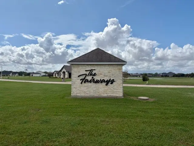 113 Legends Way, El Campo, TX 77437 - #1