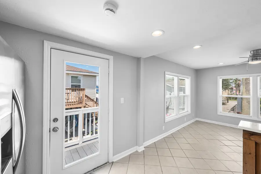 2023 1/2 Hollywood Avenue, Galveston, TX 77551 - Image #3