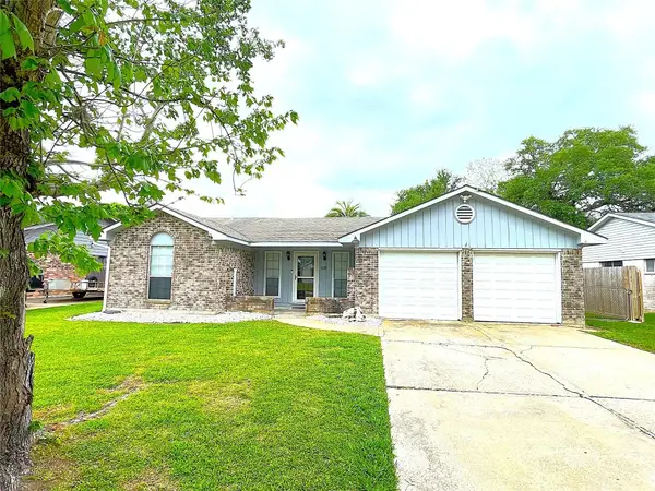 128 Houston Street, Angleton, TX 77515
