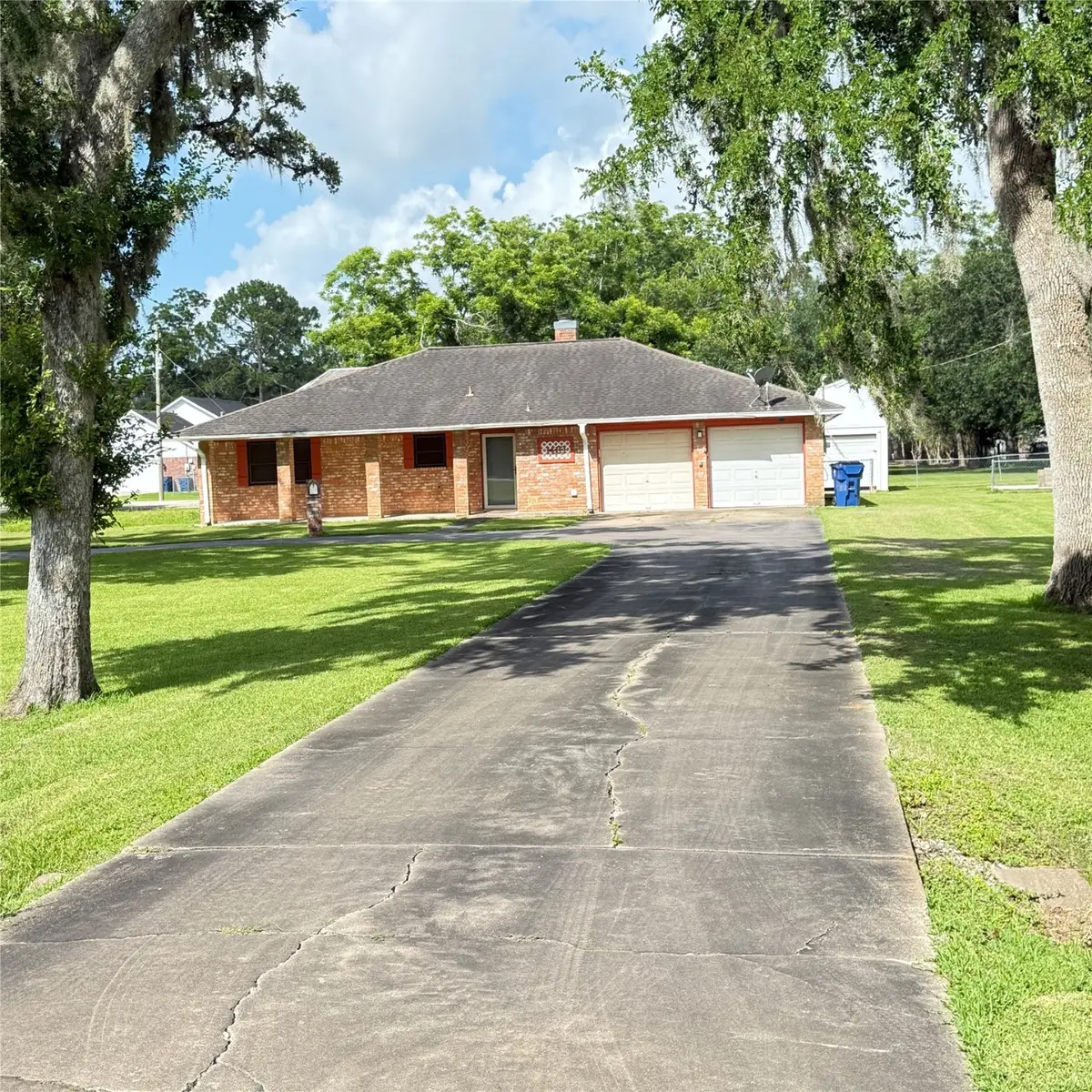 1410 S Dance Drive, West Columbia, TX 77486 - Image #1