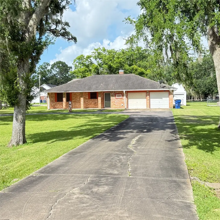 1410 S Dance Drive, West Columbia, TX 77486 - Image #2