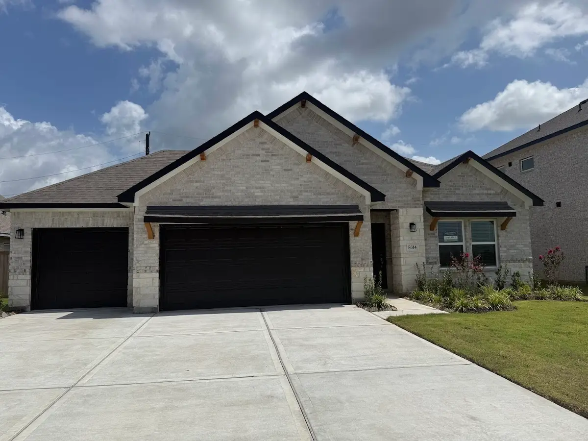 3134 Emerald Hill Dr, Angleton, TX 77515 - #1