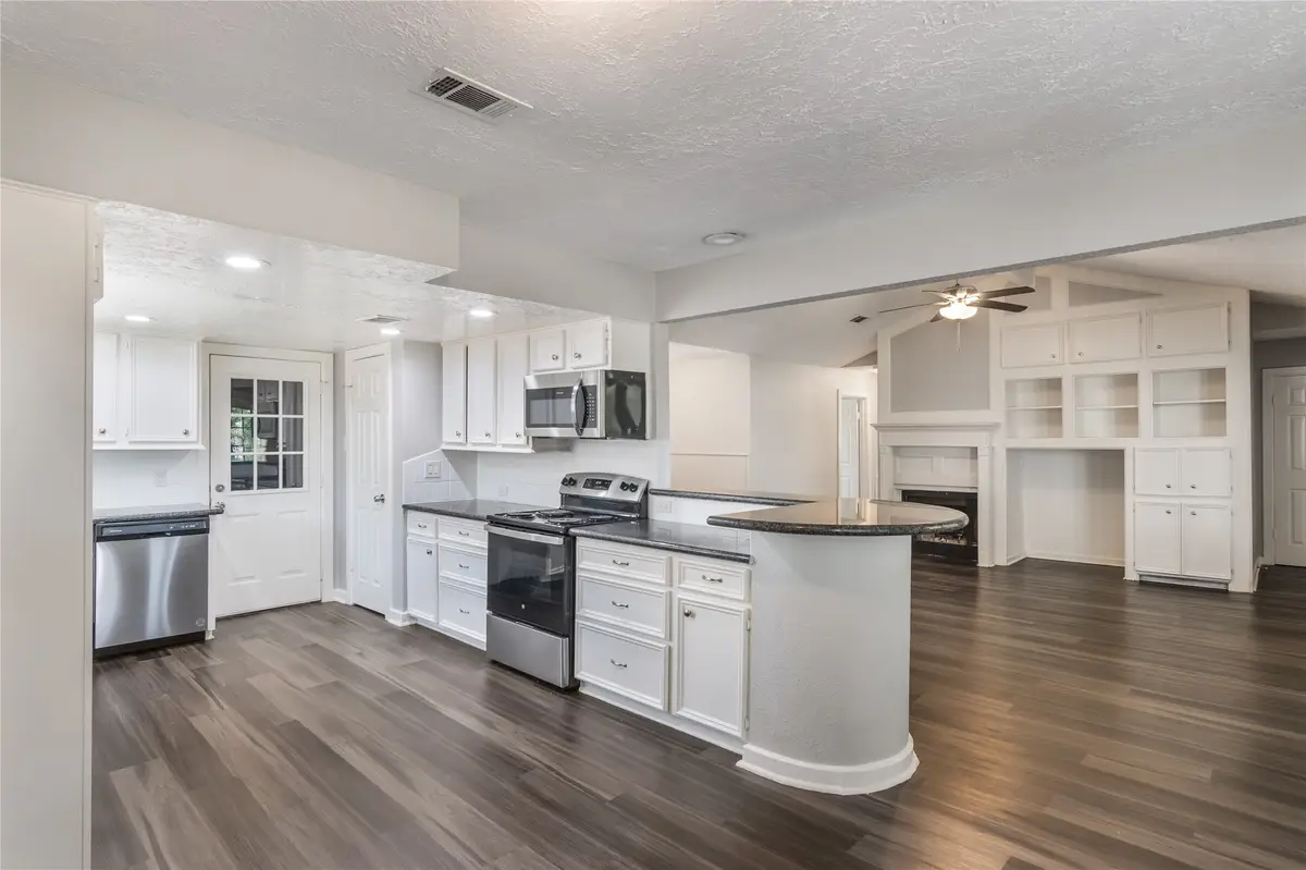 12757 Lake Conroe Hills Drive, Willis, TX 77318 - Image #1