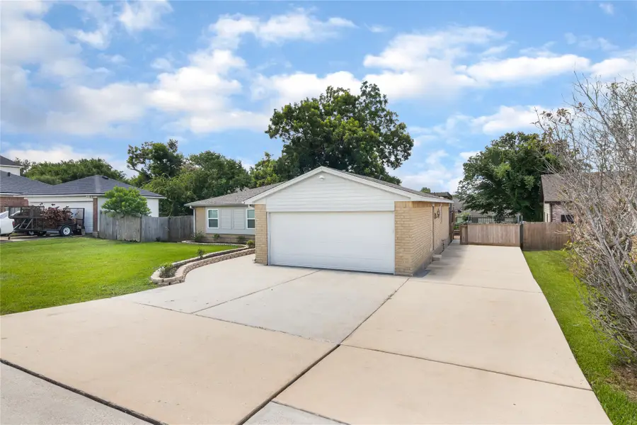 12757 Lake Conroe Hills Drive, Willis, TX 77318 - Image #3