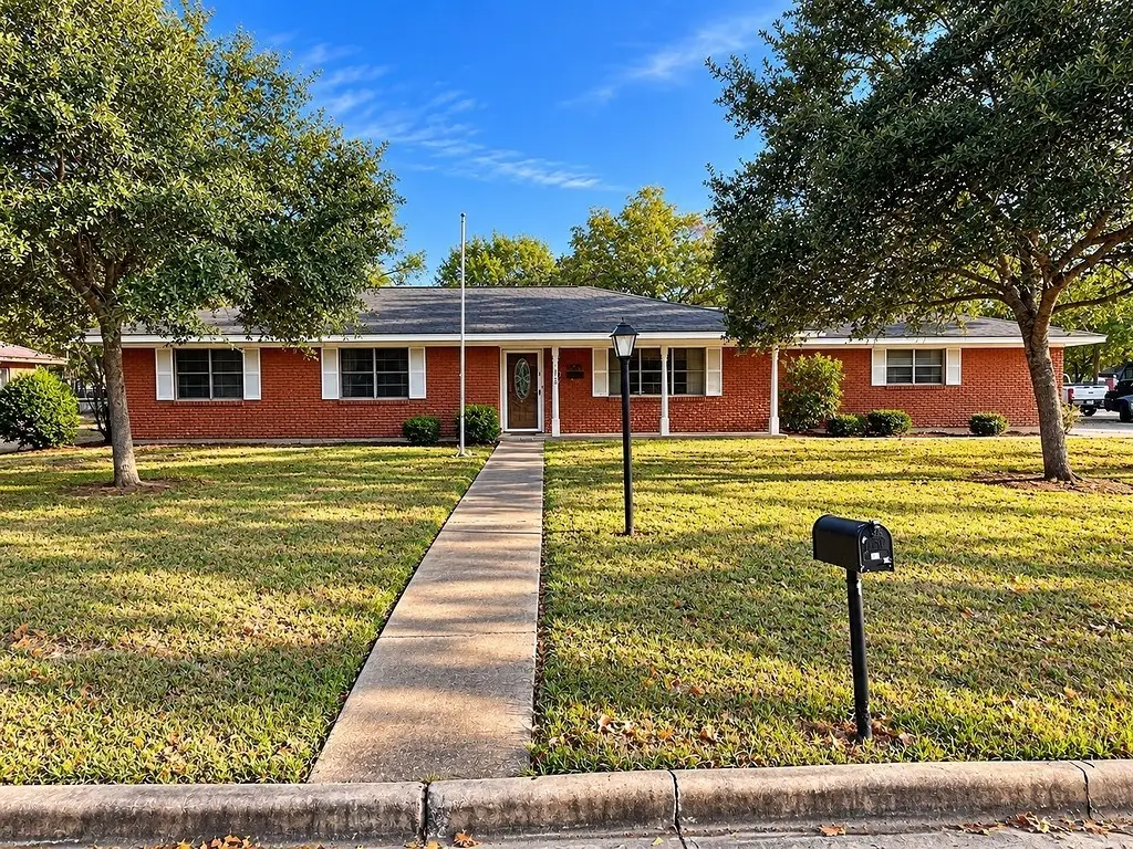 107 Franklin Street, Weimar, TX 78962 - #1
