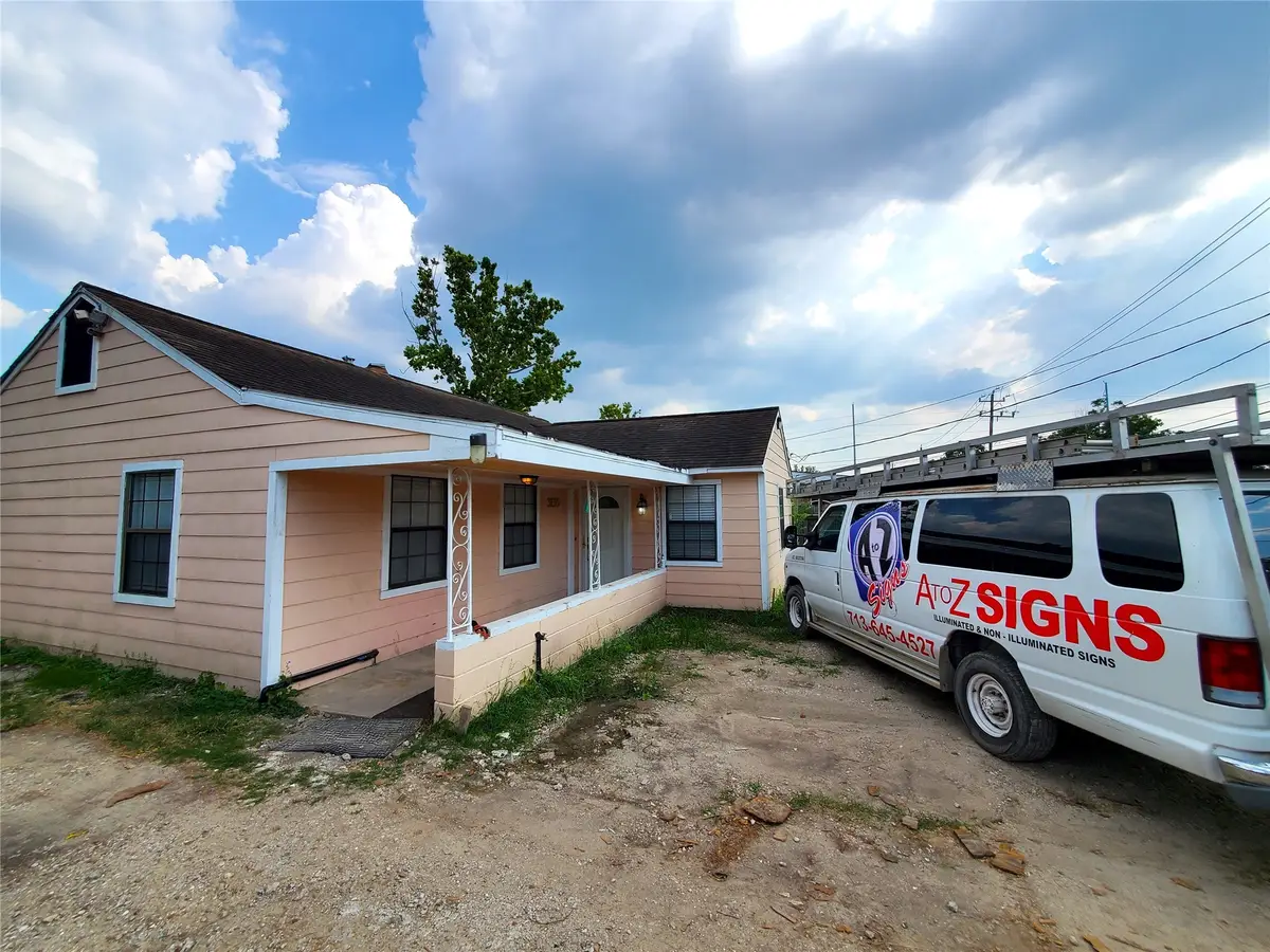 3135 Golfcrest Boulevard, Houston, TX 77087 - Image #1