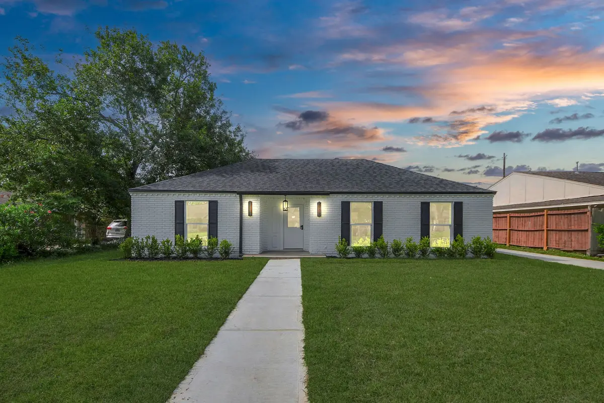 6249 Locke Lane, Houston, TX 77057 - Image #1