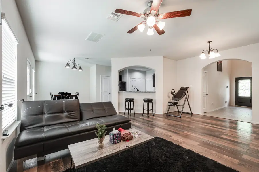 901 Jefferson Avenue, Cleveland, TX 77327 - Image #3