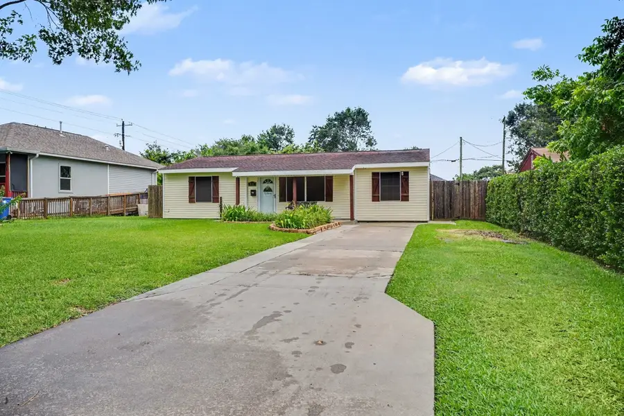 905 15th Ave N, Texas City, TX 77590 - #3