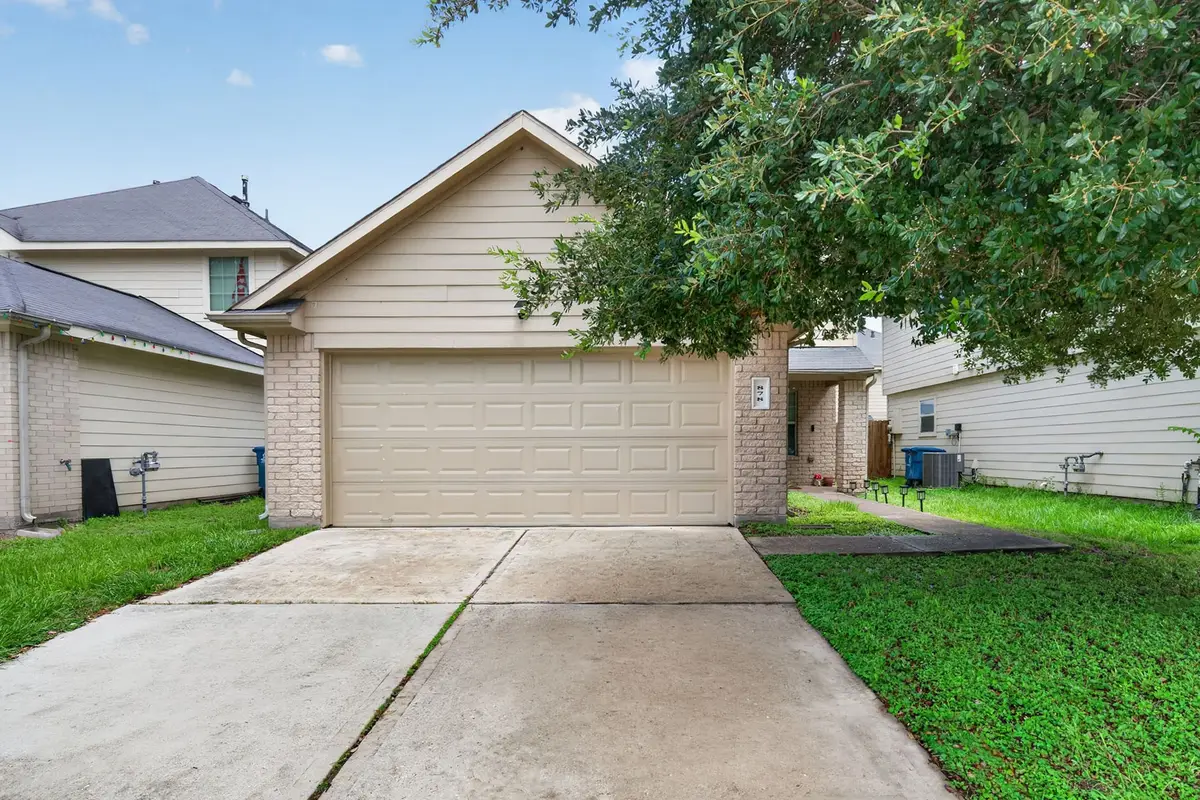 878 Sun Prairie Drive, Houston, TX 77090 - #1