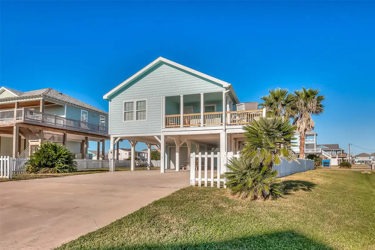 2895 Laguna Drive, Crystal Beach, TX 77650 - Image #1