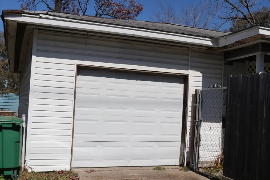 8437 Carolwood Drive, Houston, TX 77028 - Image #2