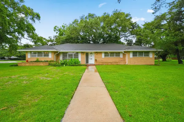 412 W Duncan Street, Alvin, TX 77511