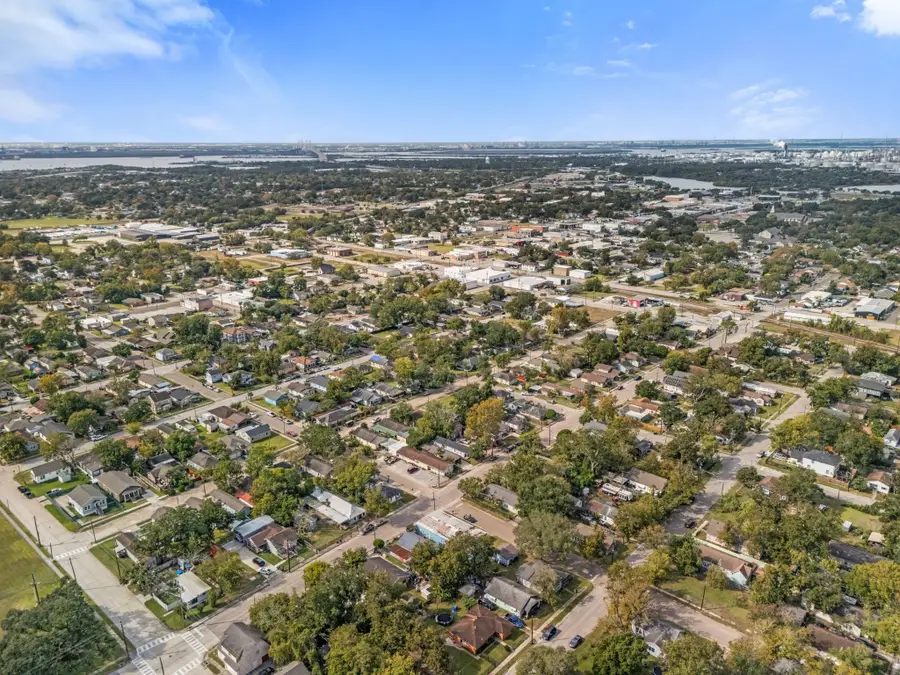 222 E James Street, Baytown, TX 77520 - Image #3