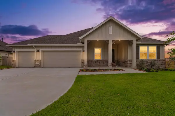 11822 Old Fashion Circle, Mont Belvieu, TX 77535