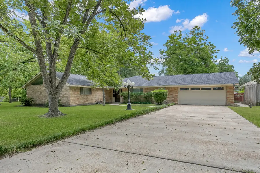 1107 Holly Drive, Conroe, TX 77301 - Image #2